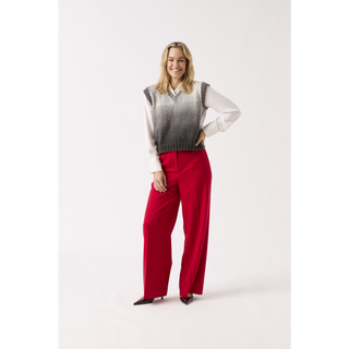 S10844 Vest in Show Pullover Vest Knitted in Sirdar Jewelspun Ombre Aran