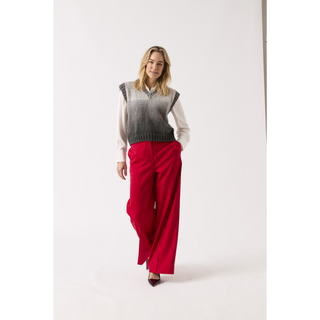 S10844 Vest in Show Pullover Vest Knitted in Sirdar Jewelspun Ombre Aran