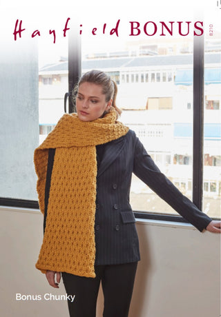S8210 Scarf in Hayfield Bonus Chunky