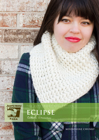 J22-05 Eclipse Cowl for Women in Moonshine Chunky
