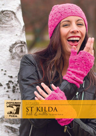 J31-03 St Kilda Hat and Mitts for Women in Cumulus
