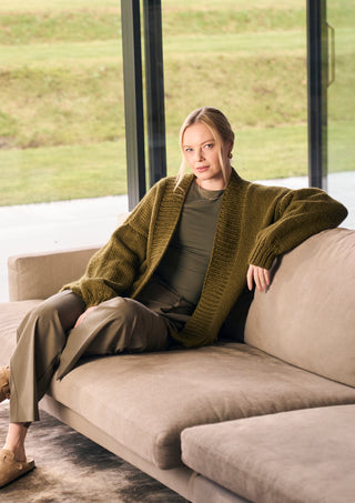 MIP18 Alby - Cardigan in Mode at Rowan Chunky Wool