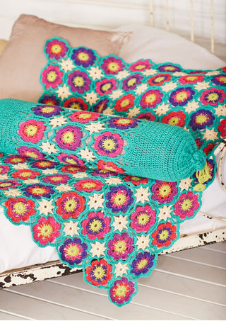 St9285 Flower Throw and Bolster Malabar DK