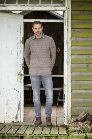 St9338 Jumper and Cardigan for Men in Alpaca Tweed DK