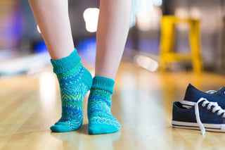 WYS Pattern 3 - Peacock Chevron Socks in Signature 4ply