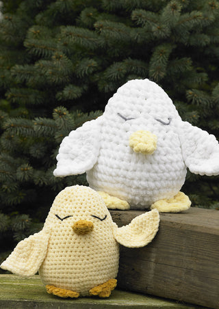 JB931 Eggbert & Chuckles Chicks in James C Brett Flutterby Chunky & Huggble Super Chunky