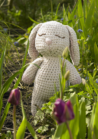 JB932 Beatrice Bunny in James C Brett Flutterby Chunky